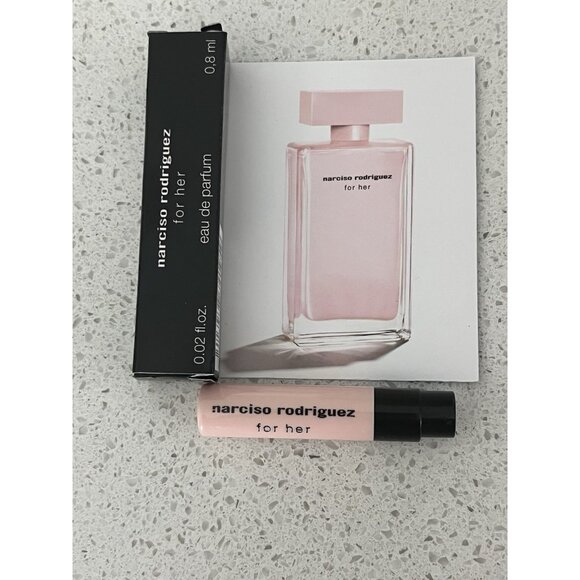 Narciso Rodriguez For Her eau de parfum 0.8 ml Sample 0.02 fl.oz Travel Spray - Picture 2 of 5